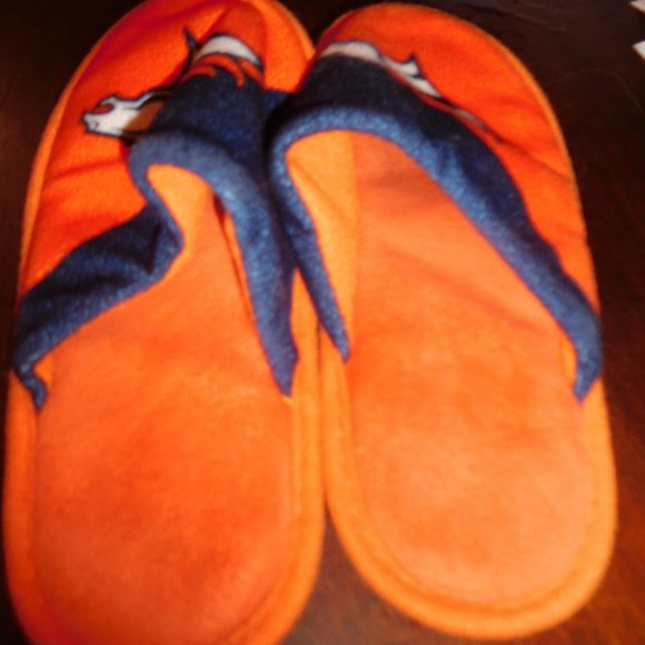 Childs Bronco Slippers - Picture 3 of 5